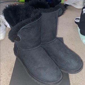 Black Ugg Bailey Button